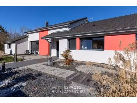 maison contemporaine avec piscine au calme de la campagne
