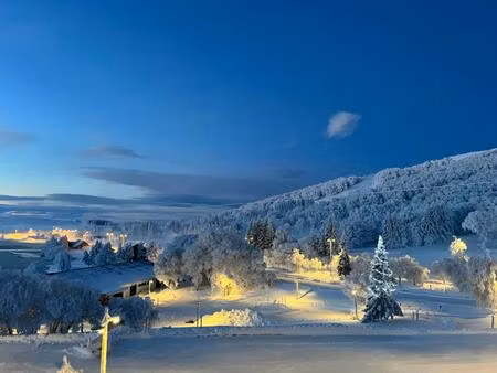 super besse (63) - murs commerciaux avec appartement