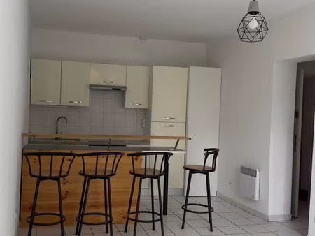 location appartement 3 pièces 56 m² à albi (81000)