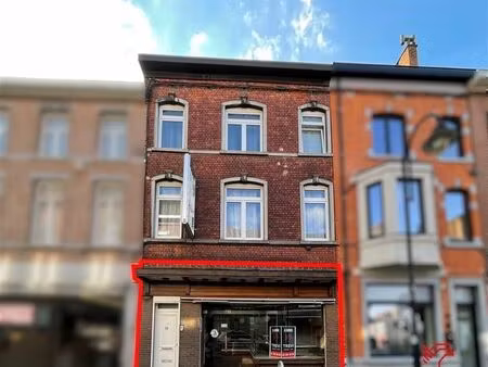 beau rez-de-chaussée commercial à deux pas de la gare