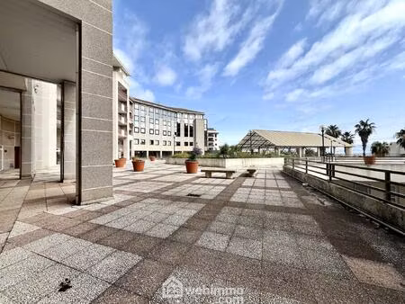 vente commerce 2 pièces 41 m² bastia (20200)