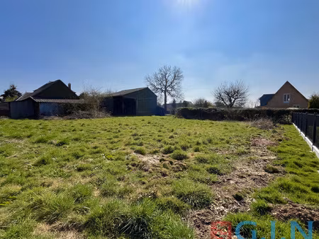 terrain constructible de 1283 m2