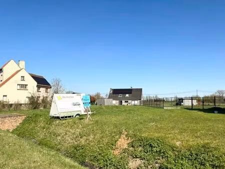 beau terrain à bâtir pour villa  10a 04ca.