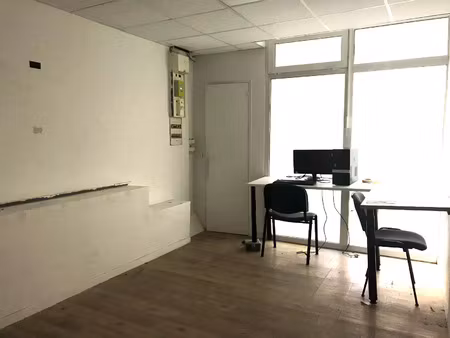 location bureau 2 pièces 30 m² à aix-en-provence (13100)