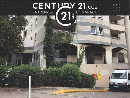 location commerce 262 m² à antibes (06160)