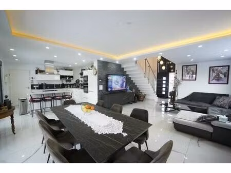 maison de 5 pièces de luxe en vente à ogy  france