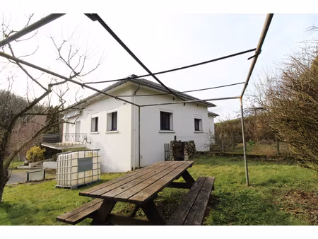 maison 180 m² habitables avec sous-sol complet et équipements modernes