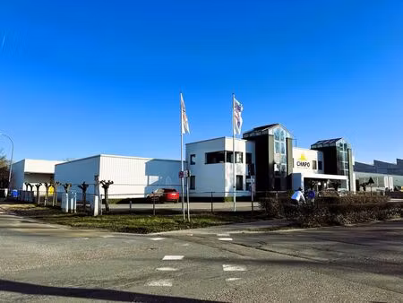 bedrijfsgebouw met woonst op 60a01ca