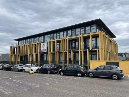 location bureau 2873 m² à aix-en-provence (13290)