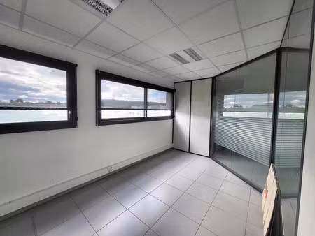 vente local commercial 60m2 ollioules 83190 - 234000 € - surface privée