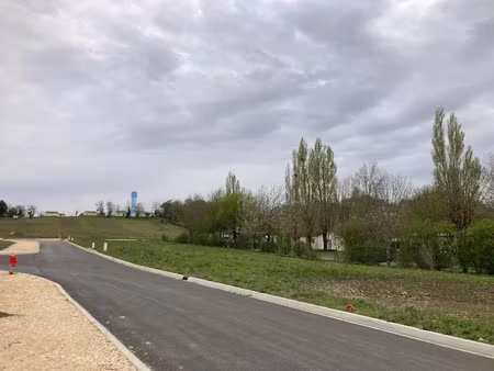 vente terrain 608 m² à mirambeau (17150)  27 360 €