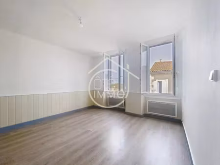 location meublée appartement 3 pièces 80 m² à pellegrue (33790)  480 €