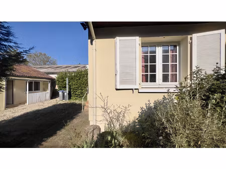 genlis: jolie maison avec dépendance