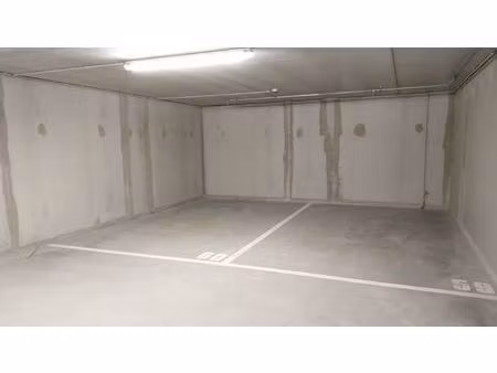 parking à louer à rue du commerce 76 etterbeek (vbc55347)