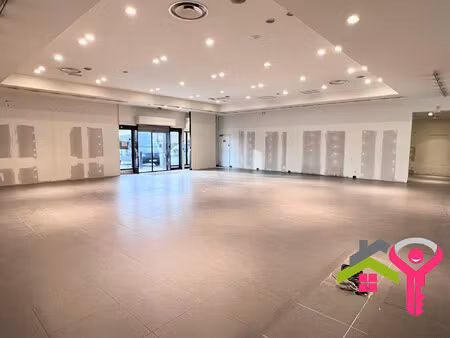 local commercial en zone d'activités commerciales