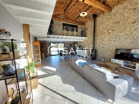 grange rénovée  4 chambres  piscine  beau terrain... idéal pour famille ou projet gîte