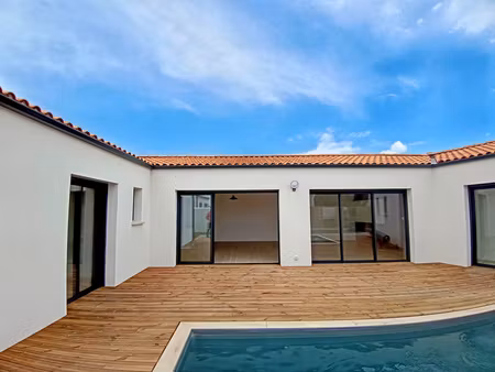 villa plain pied piscine