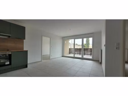 lançon de provence appartement 3 pièces 320 000 € (72.80 m2) avec terrasse + cuisine aména