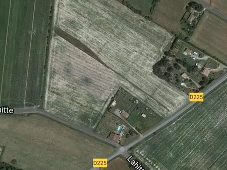 terrain plat et irrigable