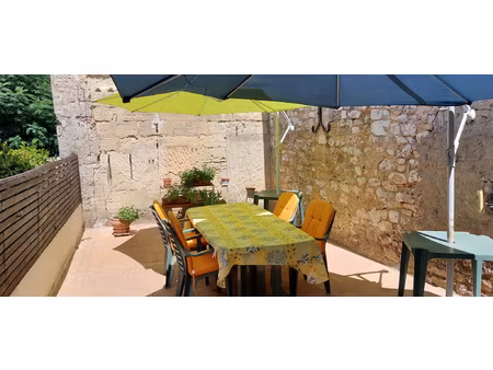 maison de village... terrasse... jardin...