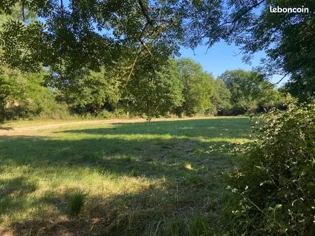 terrain 3 770 m² villebret