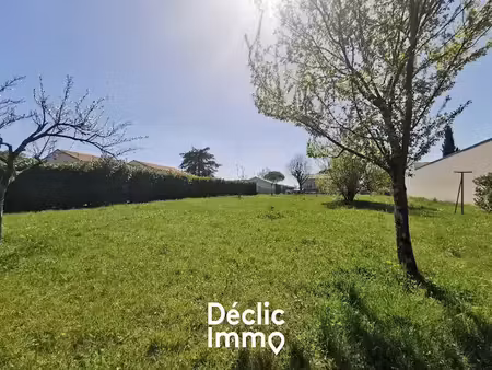 vente terrain 2067 m² à niort (79000)  104 100 €