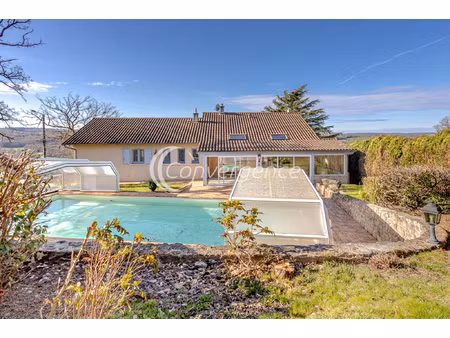 maison familiale de 4 chambres avec piscine à saint victurni