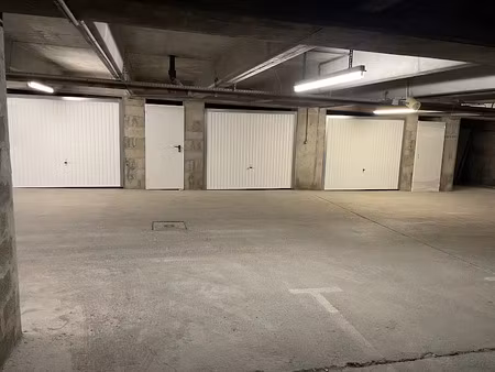 location parking 15 m² à saint-etienne (42000)  50 €