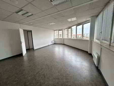 location locaux professionnels 97 m² à chalon-sur-saone (71100)  1 200 €