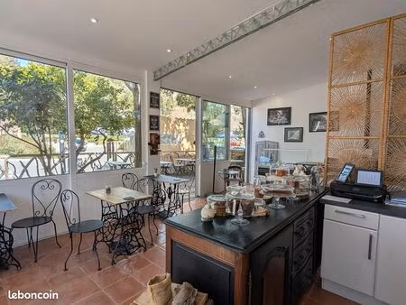 local 145 m² villecroze