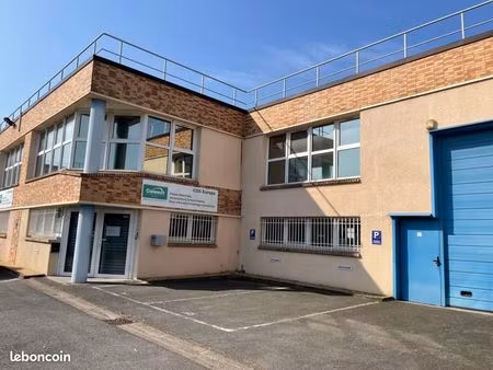 local industriel 1 799 m²