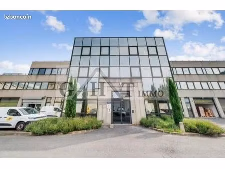 local industriel 773 m²