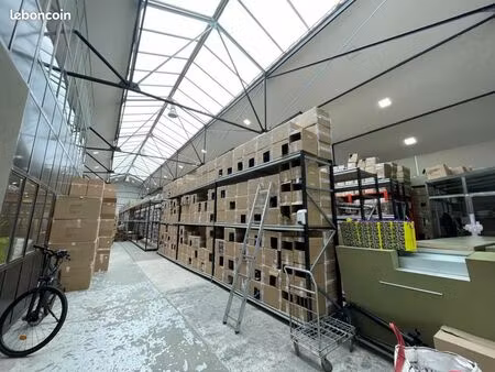 local industriel 1 390 m²