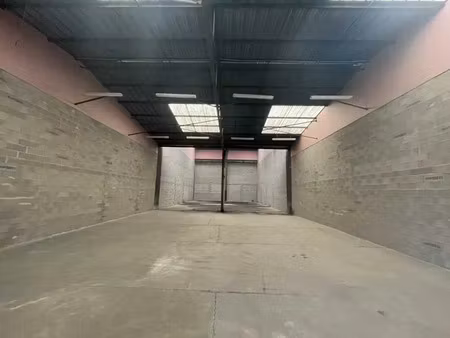 locaux d'activités divisibles à vendre à beauvais  quartier de la gare