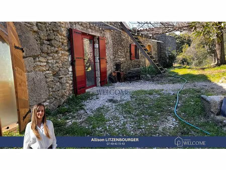 maison à vendre – 165 m² habitables sur 18 000 m² de terrai