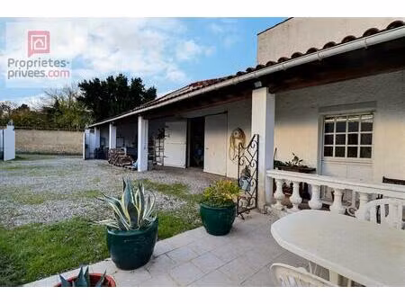 maison de pays hyper centre muron 6 pièces 171 m2 - 3 chambres - 2 grands garages - belle 