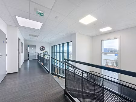 local professionnel à louer parcay meslay 9 pièce(s) 275m2 2 223€/mois ht/hc