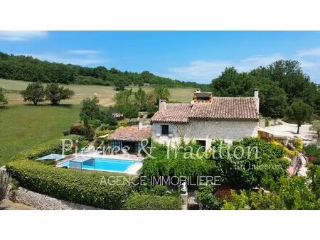 provence  luberon  splendide mas provençal avec piscine et vue panoramique