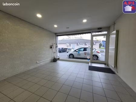 local commercial 73 m² laroque d'olmes