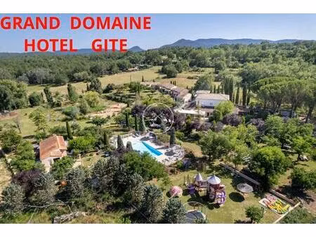 magnifique domaine hôtel gîtes restaurant de 3 hectares au pays de fayence