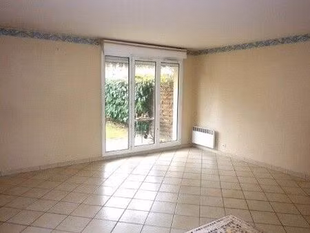 location appartement 2 pièces 49 m² à corbeil-essonnes (91100)