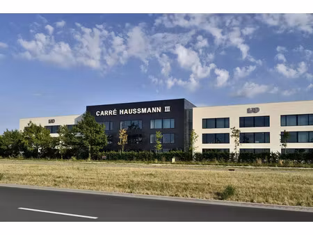 location bureau 636 m² à lieusaint (77127)