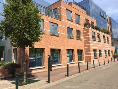 location commerce 8 pièces 163 m² à évry-courcouronnes (91080)