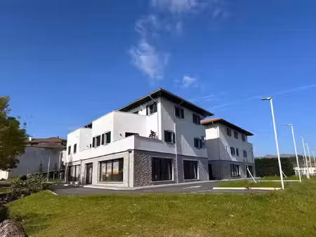 locaux commerciaux a louer à uhart-cize