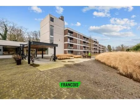 3 charmantes maisons d'assistants à vendre dans un cadre ve…