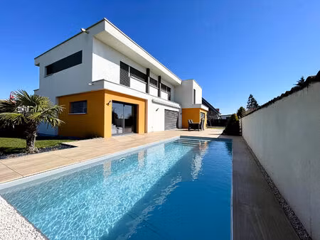 maison 8 pièces 205 m2