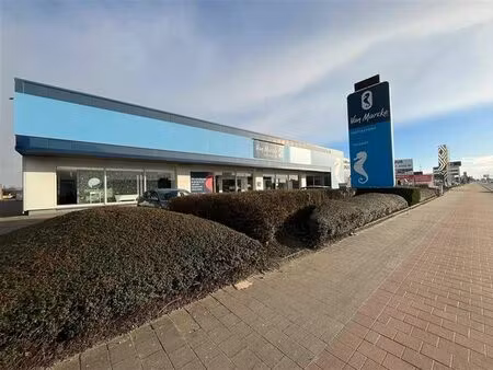 espace commercial à un excellent emplacement sur la a12!