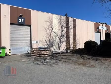 unité pme avec 318 m² d'entrepôt et 130 m² de bureau