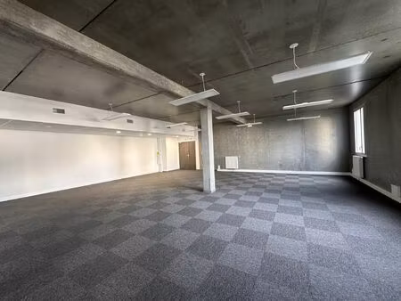 location bureau 128 m² à angers (49000)