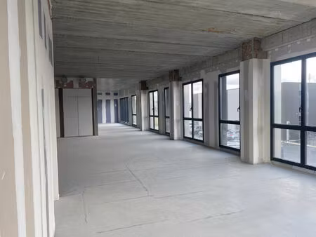 location bureau 165 m² à angers (49100)